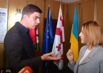 ვიდეო – ხმაური და დაპირისპირება ოზურგეთის საკრებულოს სხდომაზე