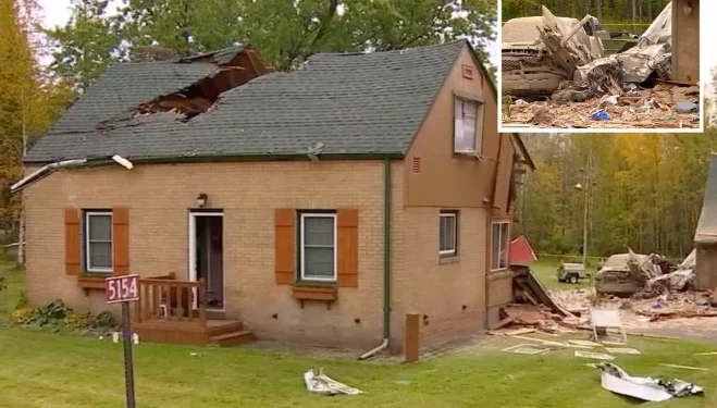 აშშ-ში ჩამოვარდნილი თვითმფრინავი სახლს დაეცა