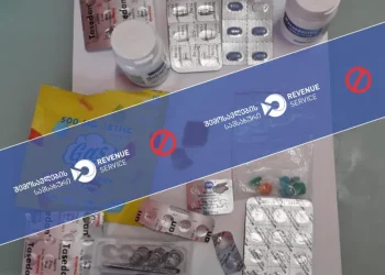 დიდი ოდენობით ნარკოტიკული და ფსიქოტროპული მედიკამენტების შემოტანის ფაქტი გამოვლინდა ბათუმის აეროპორტში