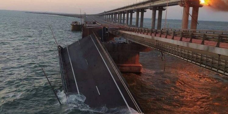 ვიდეო – აფეთქება და ხანძარი ყირიმის ხიდზე