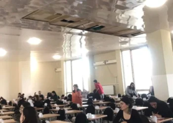 თსუ-ში გამოცდის დროს ჭერის ნაწილი ჩამოინგრა, უნივერსიტეტის ცნობით, არავინ დაშავებულა