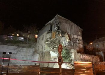 თბილისში სამსართულიანი სახლი ჩამონგრევის შედეგად 5 ოჯახი დაზარალდა