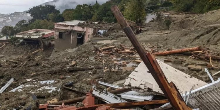 ვიდეო – იტალიაში ჩამოწოლილი მეწყერის შედეგად ათზე მეტი ადამიანია დაკარგული