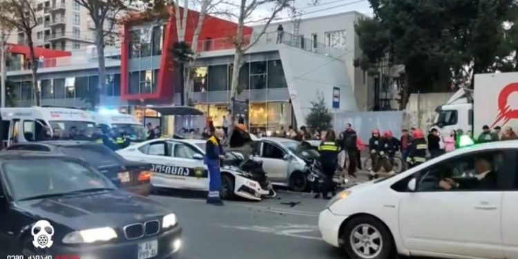 შეჯახება საპატრულო პოლიციის ეკიპაჟსა და მსუბუქ ავტომობილს შორის