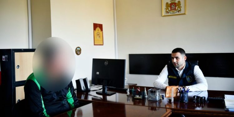 დააკავეს პირი, რომელიც თბილისში, არარსებულ კორპუსებში ბინებს ყიდდა