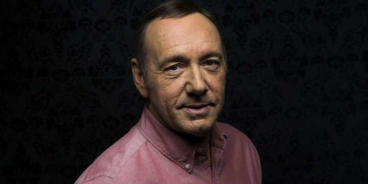 სექსუალური ძალადობის შვიდი ახალი საქმე – კევინ სპეისის ისევ ბრალი წარუდგინეს