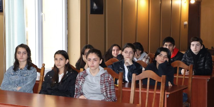 ოზურგეთის საკრებულოს,მე-4 საჯარო სკოლის პედაგოგები და მოსწავლეები ესტუმრნენ