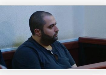 „დეტალურად აღწერდა, როგორ მოკლა ჯერ მამა, მერე დედა…“ – ჩვენება მშობლების მკვლელობაში ბრალდებულის საქმეში