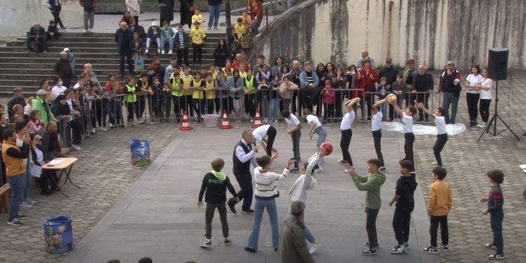 მხიარული თამაშების ფესტივალი ოზურგეთში