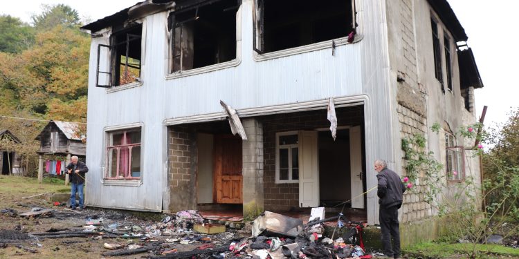 ჭანიეთში ხანძრის შედეგად დაზარალებულ ოჯახს ოზურგეთის მერია დაეხმარება