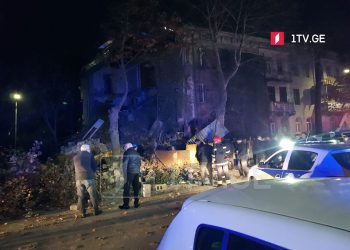 რუსთავში, სამსართულიანი საცხოვრებელი კორპუსის ნაწილი ჩამოინგრა