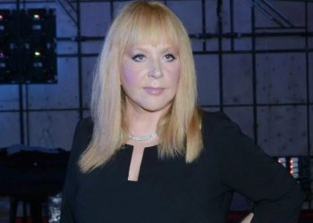 ალა პუგაჩოვა უკრაინის დასახმარებლად საკუთარი სახლის დათვალიერების მსურველებისთვის ბილეთებს ყიდის (ფოტოები)