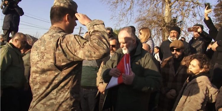 გმირულად დაღუპული ჯამბულათ ხოფერია სამხედრო პატივით დაკრძალეს