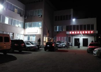 ახალგაზრდა კაცმა მამა და ბაბუა დაჭრა