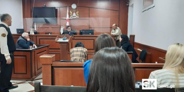 კაცს, რომელმაც ცოლს 16 ჭრილობა მიაყენა, 19–წლიანი პატიმრობა მიესაჯა