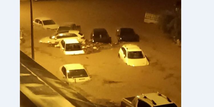 ანტალიაში ძლიერმა წვიმამ წყალდიდობა გამოიწვია(+ფოტოები)