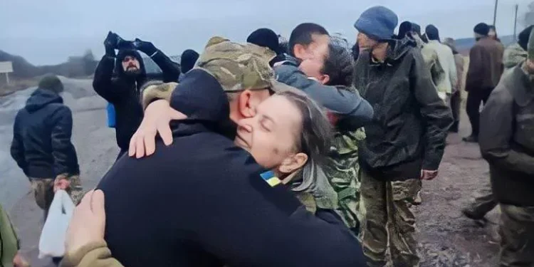 უკრაინამ ტყვეთა გაცვლის შედეგად 140 მებრძოლი, მათ შორის, მარიუპოლის და „ზმეინის“ კუნძულის დამცველები დაიბრუნა