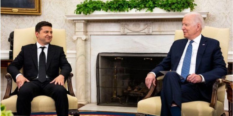 ზელენსკი აშშ-ში ვიზიტს ადასტურებს