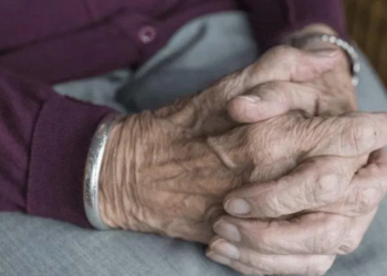 პანდემიის შემდეგ გამოკითხულ ხანდაზმულთა 31,1% მეგობრებს და ახლობლებს თითქმის არასდროს ხვდება – ახალი კვლევა