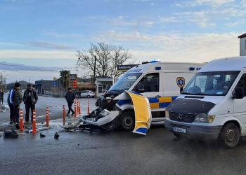 ლანჩხუთში სასწრაფო დახმარების ავტომანქანა ავარიაში მოხვდა