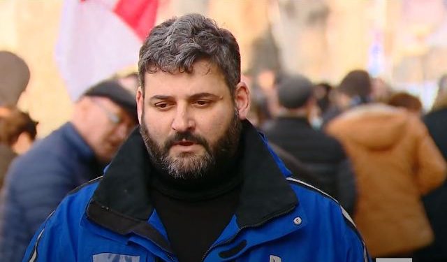 სასწრაფოს ექიმები აქციას მართავენ