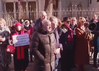 ექიმებმა მიხეილ სააკაშვილის შეწყალების მოთხოვნით, პრეზიდენტის ადმინისტრაციასთან აქცია გამართეს