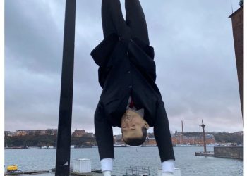 სტოკჰოლმში ერდოღანის ფიგურა თავდაყირა ჩამოკიდეს