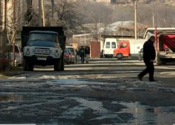 გორში, მოყინულ გზაზე ავტომობილი მოცურდა და ბავშვს დაეჯახა