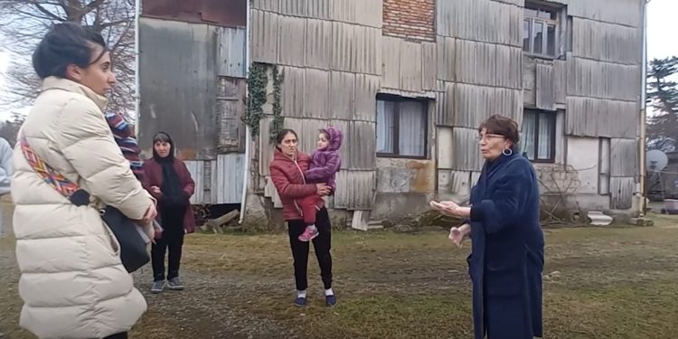 ოზურგეთში, კიტა მეგრელიძის ქუჩის მაცხოვრებლები დახმარებას ითხოვენ