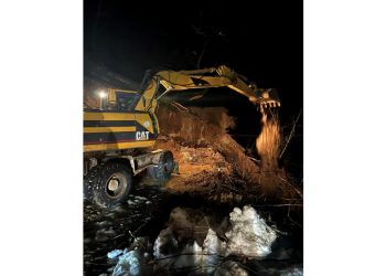 შუა სურებში ცენტრალურ გზაზე გაწმენდითი სამუშაოები მიმდინარეობს