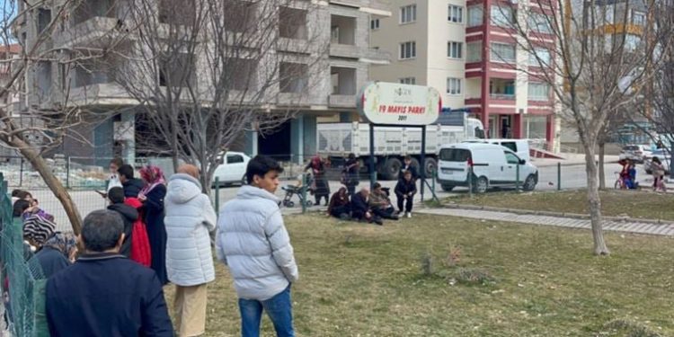 ვიდეო – თურქეთში 5.3 მაგნიტუდის სიმძლავრის მიწისძვრა მოხდა