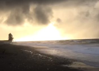 ვიდეო – ბათუმის სანაპიროზე, ზღვაში აფეთქება მოხდა