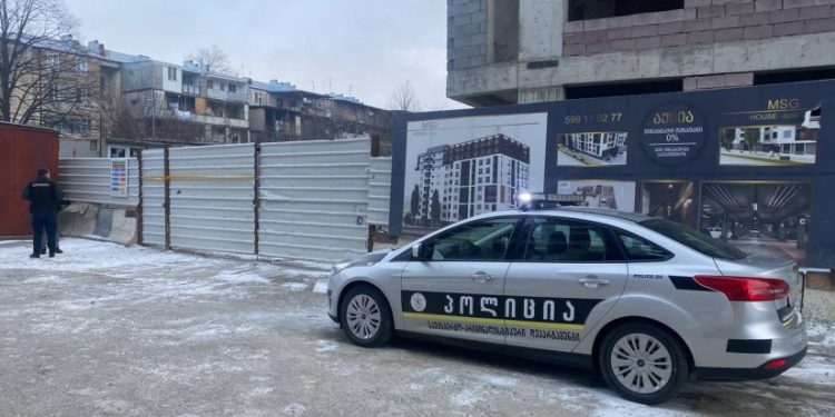 გორში, მშენებარე კორპუსიდან 60 წლამდე ასაკის მუშა გადმოვარდა