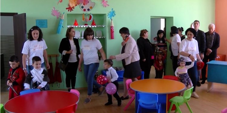 ოზურგეთში საბავშვო ბაღების თანამშრომლებს ხელფასები გაეზარდათ