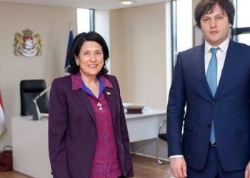 “პრეზიდენტს წელიწადში ერთხელ შეიძლება ეპატიოს მცირე ოხუნჯობა” – კობახიძე ზურაბიშვილზე