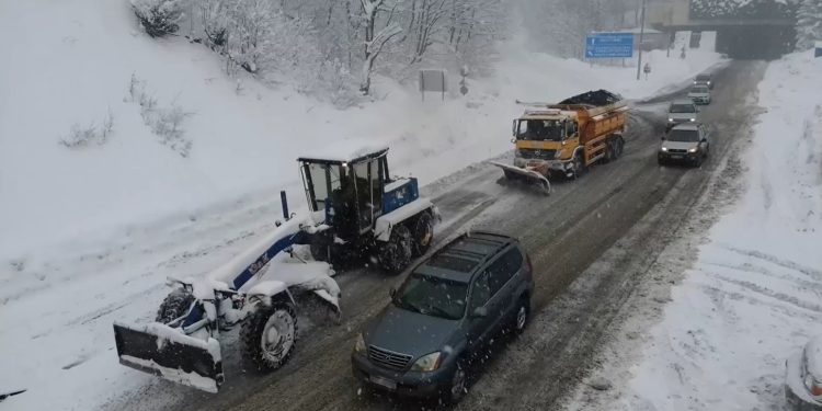 დიდთოვლობა და რთული მეტეოროლოგიური პირობები – ქვეყნის მასშტაბით საავტომობილო გადაადგილებაზე შეზღუდვებია (+ვიდეო)