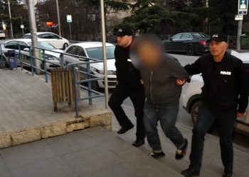 დააკავეს პირი, რომელმაც სასულიერო პირი დაჭრა (+ვიდეო)