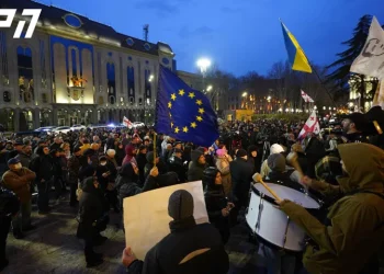 პარლამენტთან საპროტესტო აქცია მიმდინარეობს