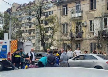 თბილისში ავტომობილი ქვეითს დაეჯახა