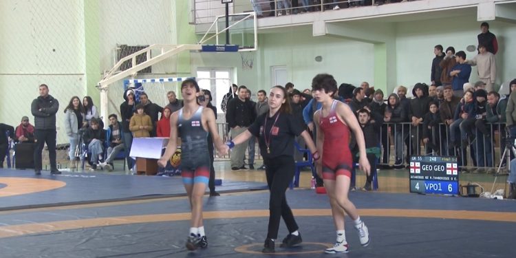 ვიდეო – ოზურგეთელმა ახალგაზრდა მოჭიდავეებმა საქართველოს ჩემპიონატში შვიდი მედალი მოიპოვეს