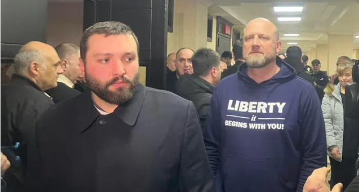 ზურაბ ჯაფარიძე და ნიკა მოსიაშვილი ადმინისტრაციული პატიმრობიდან გაათავისუფლეს