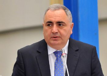 ირაკლი კოვზანაძე დეპუტატის მანდატს ტოვებს