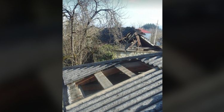 სტიქიამ ოზურგეთის სოფლებიც აზარალა – დაზიანებულია სახლები