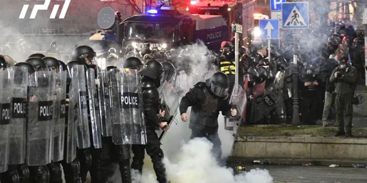 სპეცრაზმი რუსთაველის გამზირზე დაბრუნებული აქციის მონაწილეების დაშლას კიდევ ერთხელ ცდილობს