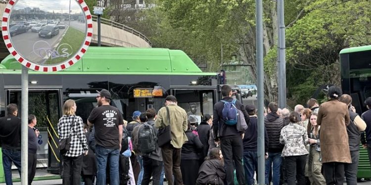 თბილისში ერთმანეთს ორი ავტობუსი შეეჯახა