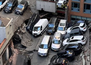 ნიუ-იორკის ცენტრში ოთხსართულიანი ავტოსადგომი ჩაინგრა