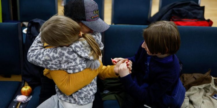 რუსეთში იძულებით დეპორტირებული 31 უკრაინელი ბავშვი მშობლებს დაუბრუნდა.