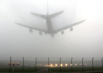 ნისლის გამო ბათუმის აეროპორტში თვითმფრინავი ვერ ჯდება