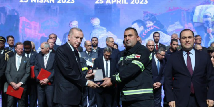 თურქეთის პრეზიდენტმა, სამაშველო ოპერაციაში მონაწილე ქართველი მაშველები დააჯილდოვა