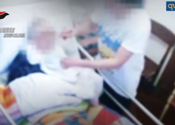 (+ვიდეო)იტალიაში ქართველი მომვლელი ქალი დააკავეს, რომელიც მოხუცზე ძალადობდა